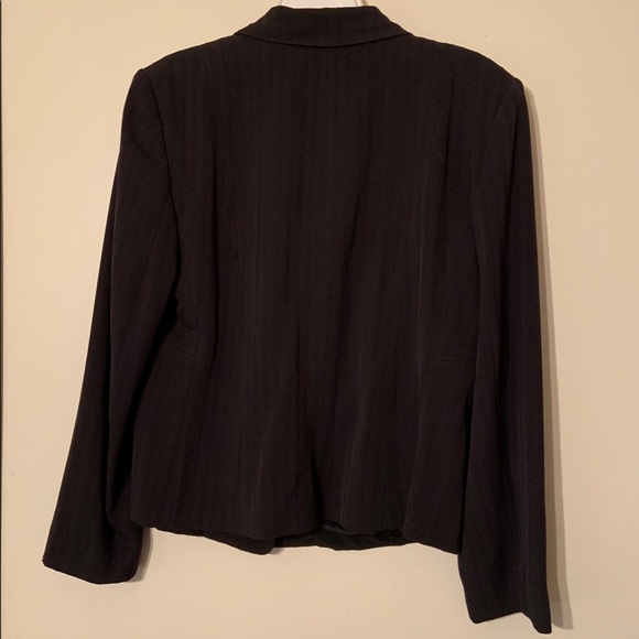 Hilliard & Hanson career suit. Skirt & Jacket - Picture 2 of 6